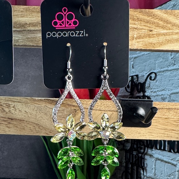 paparazzi Jewelry - Paparazzi Silver with Green and Yellow Gem Earrings